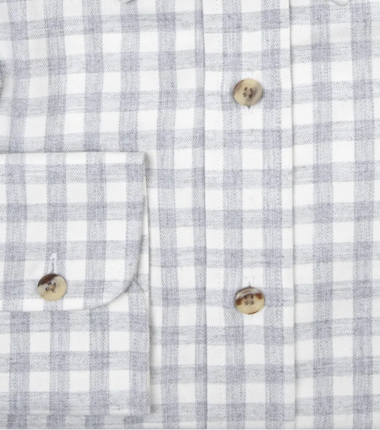 Bügelleichtes, schlichtes weißes Popeline-Hemd