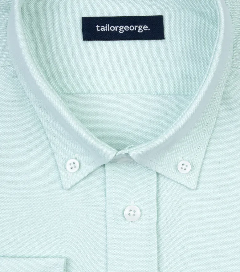 Bügelleichtes, schlichtes weißes Popeline-Hemd