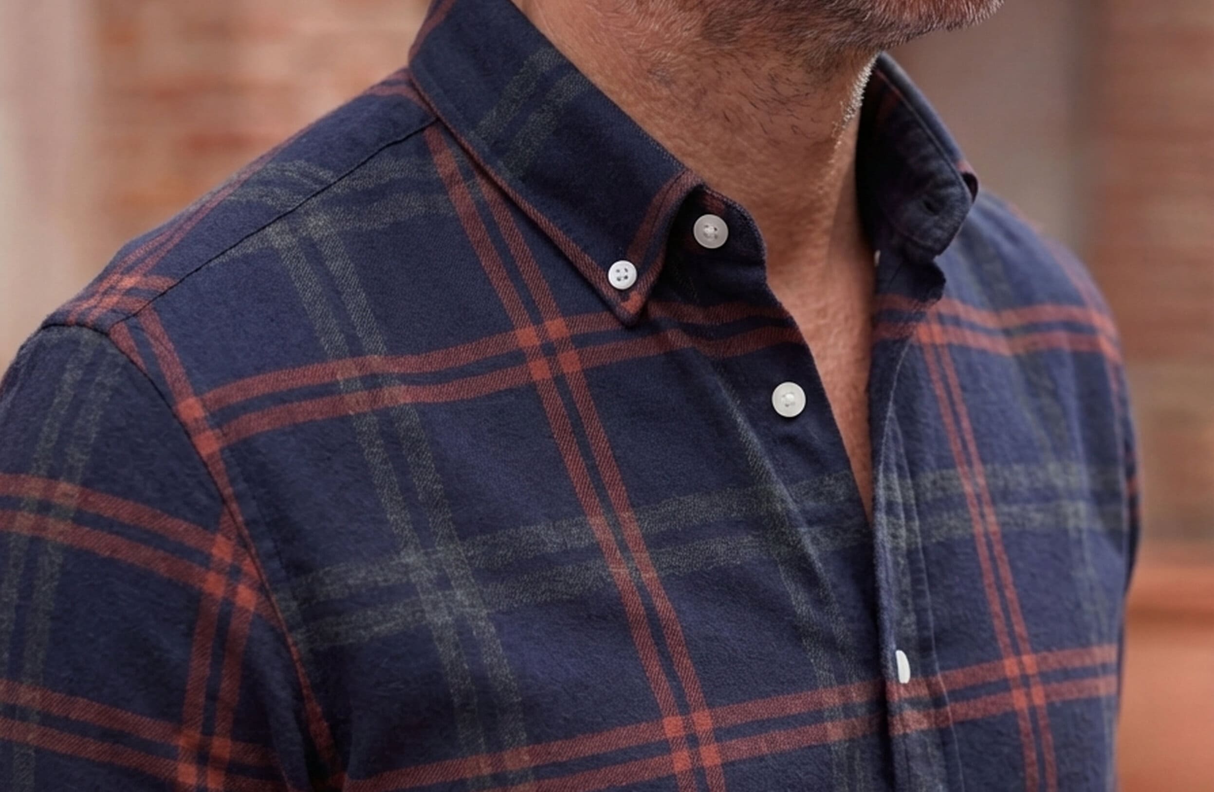 Bügelleichtes, schlichtes weißes Popeline-Hemd